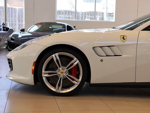 Certified 2018 Ferrari GTC4Lusso V12 image 71
