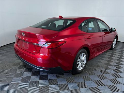Used 2025 Toyota Camry LE FWD image 5