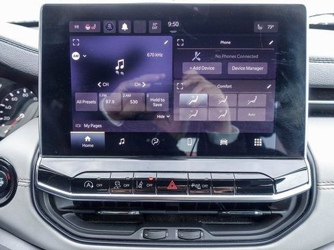 Used 2023 Jeep Compass Limited image 5