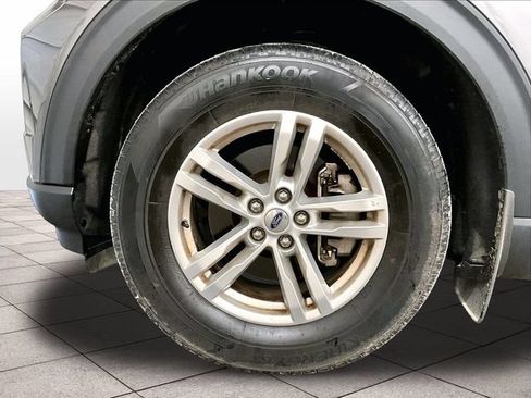 Used 2022 Ford Explorer XLT AWD/4WD image 8