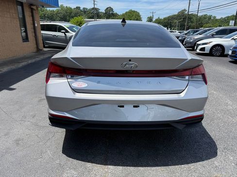 Used 2023 Hyundai Elantra SEL w/ Convenience Package FWD image 6