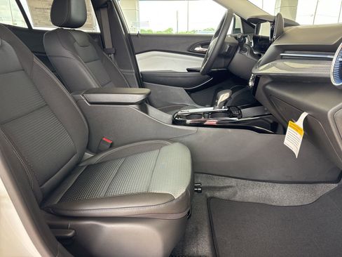 New 2026 Chevrolet Trax LT w/ LT Convenience Package image 17
