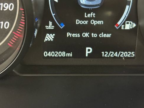 Used 2017 Jaguar F-TYPE R image 20