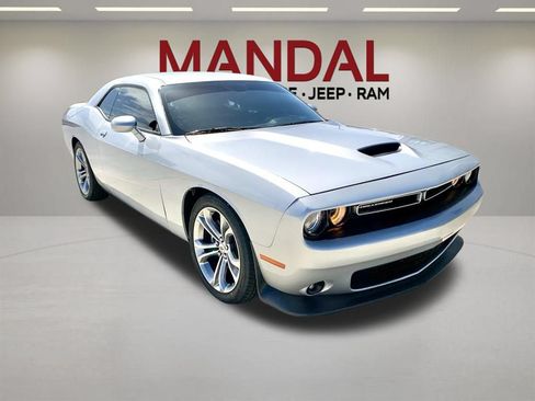 Used 2022 Dodge Challenger R/T RWD image 4