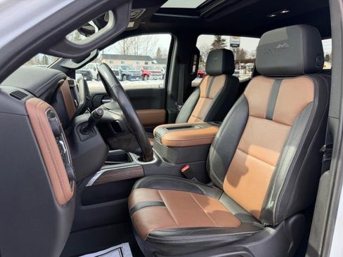 Used 2021 Chevrolet Silverado 1500 High Country w/ Technology Package image 13