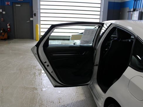 Used 2022 Honda Accord Sport image 18