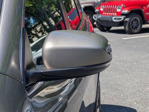 Used 2019 Jeep Cherokee Limited w/ Technology Group AWD/4WD image 13