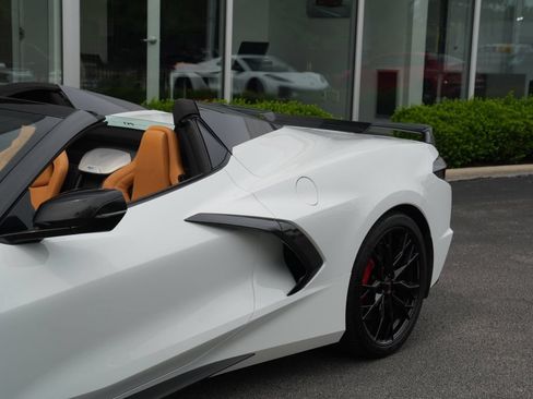 Used 2023 Chevrolet Corvette Stingray Preferred Conv w/ Z51 Performance Package RWD image 3