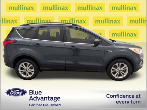 Used 2019 Ford Escape SEL image 2