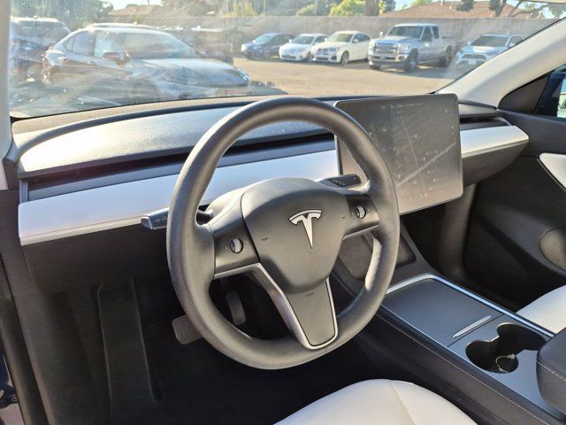 Used 2021 Tesla Model Y Long Range AWD/4WD image 7