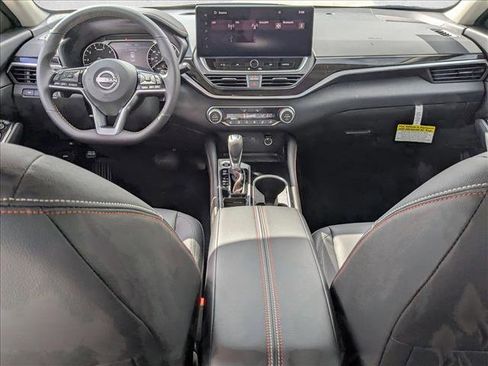 New 2025 Nissan Altima 2.5 SR w/ SR Premium Package FWD image 13