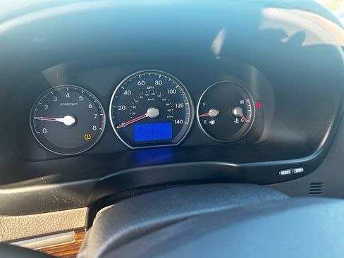 Used 2011 Hyundai Santa Fe Limited image 11