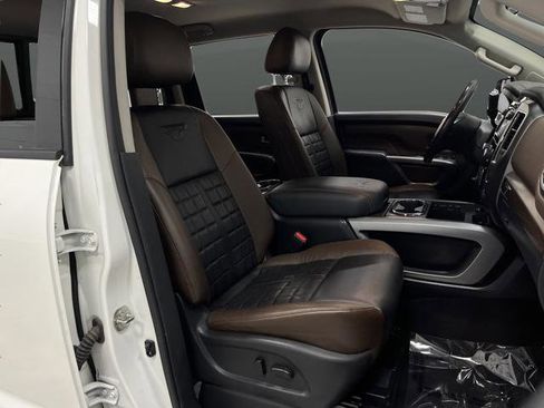 Used 2017 Nissan Titan Platinum Reserve AWD/4WD image 32