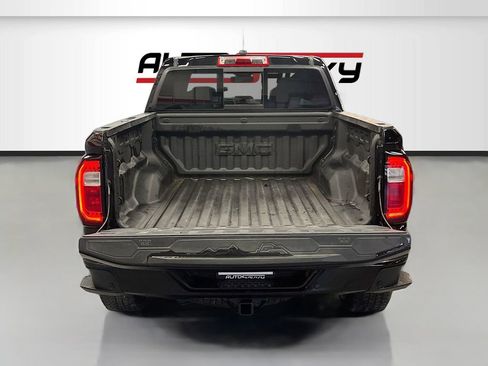 Used 2025 GMC Canyon Denali image 28