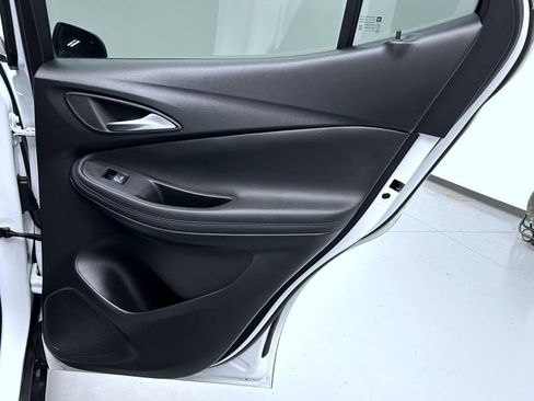 Used 2025 Buick Encore GX Sport Touring w/ Comfort Package image 17