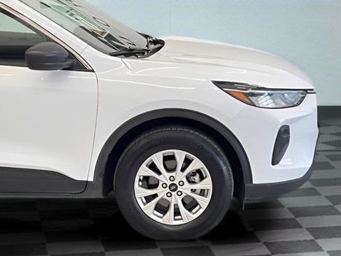 Used 2023 Ford Escape Active image 9