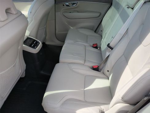 New 2026 Volvo XC90 T8 Ultra w/ Protection Package Premier AWD/4WD image 16
