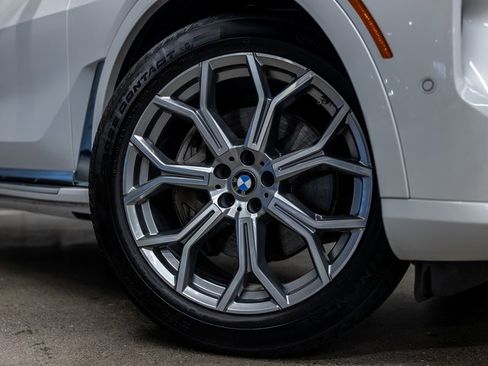 Used 2025 BMW X7 xDrive40i image 16