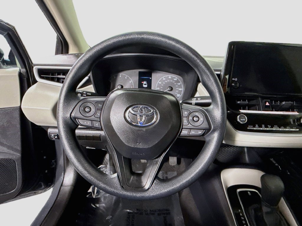 Used 2025 Toyota Corolla LE FWD image 12