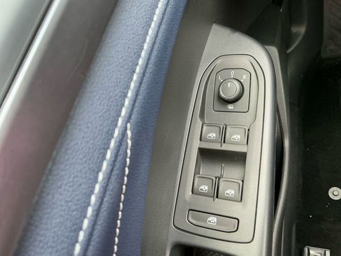 New 2025 Volkswagen Taos SEL image 22