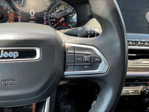 Used 2023 Jeep Compass Latitude AWD/4WD image 12