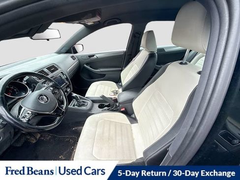 Used 2017 Volkswagen Jetta Sport FWD image 26
