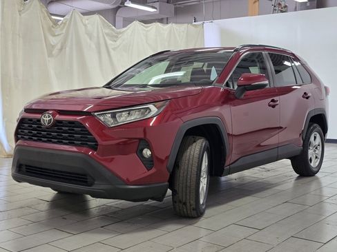 Certified 2020 Toyota RAV4 XLE w/ Convenience Package image 11