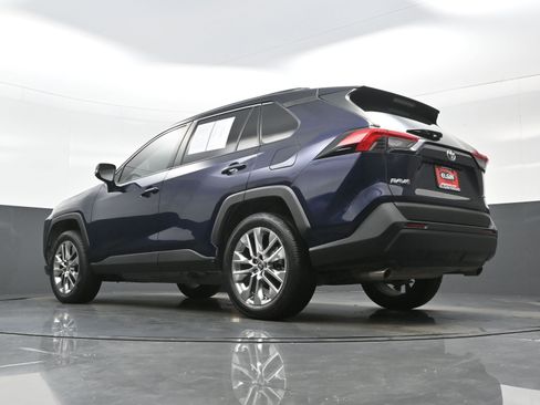 Used 2020 Toyota RAV4 XLE Premium FWD image 30