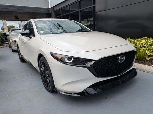 New 2026 MAZDA MAZDA3 Hatchback w/Premium Plus Pkg image 2