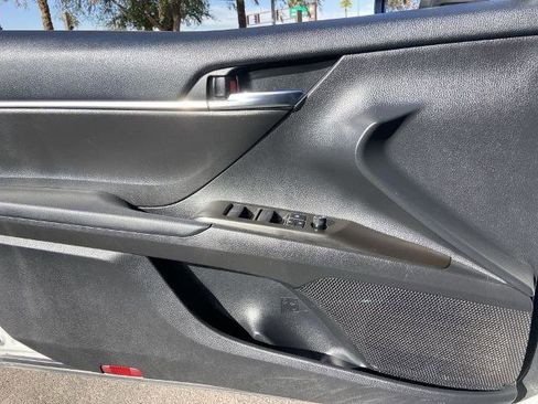 Used 2022 Toyota Camry SE image 16