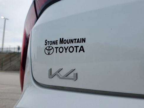 Used 2025 Kia K4 LXS image 7