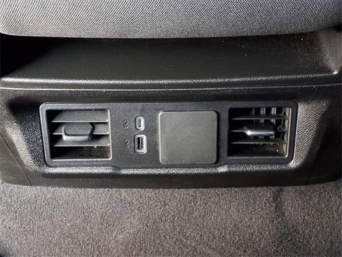 Used 2025 Chevrolet Silverado 1500 Custom image 9