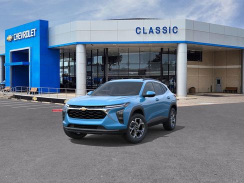 New 2026 Chevrolet Trax LT w/ Driver Confidence Package image 8