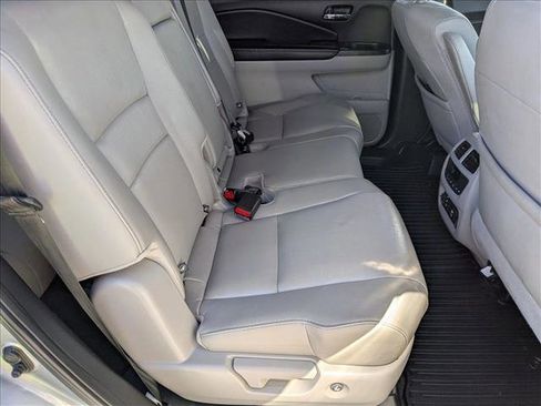 Used 2017 Honda Pilot Touring image 23