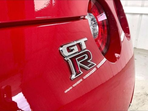 Used 2010 Nissan GT-R Premium AWD/4WD image 9