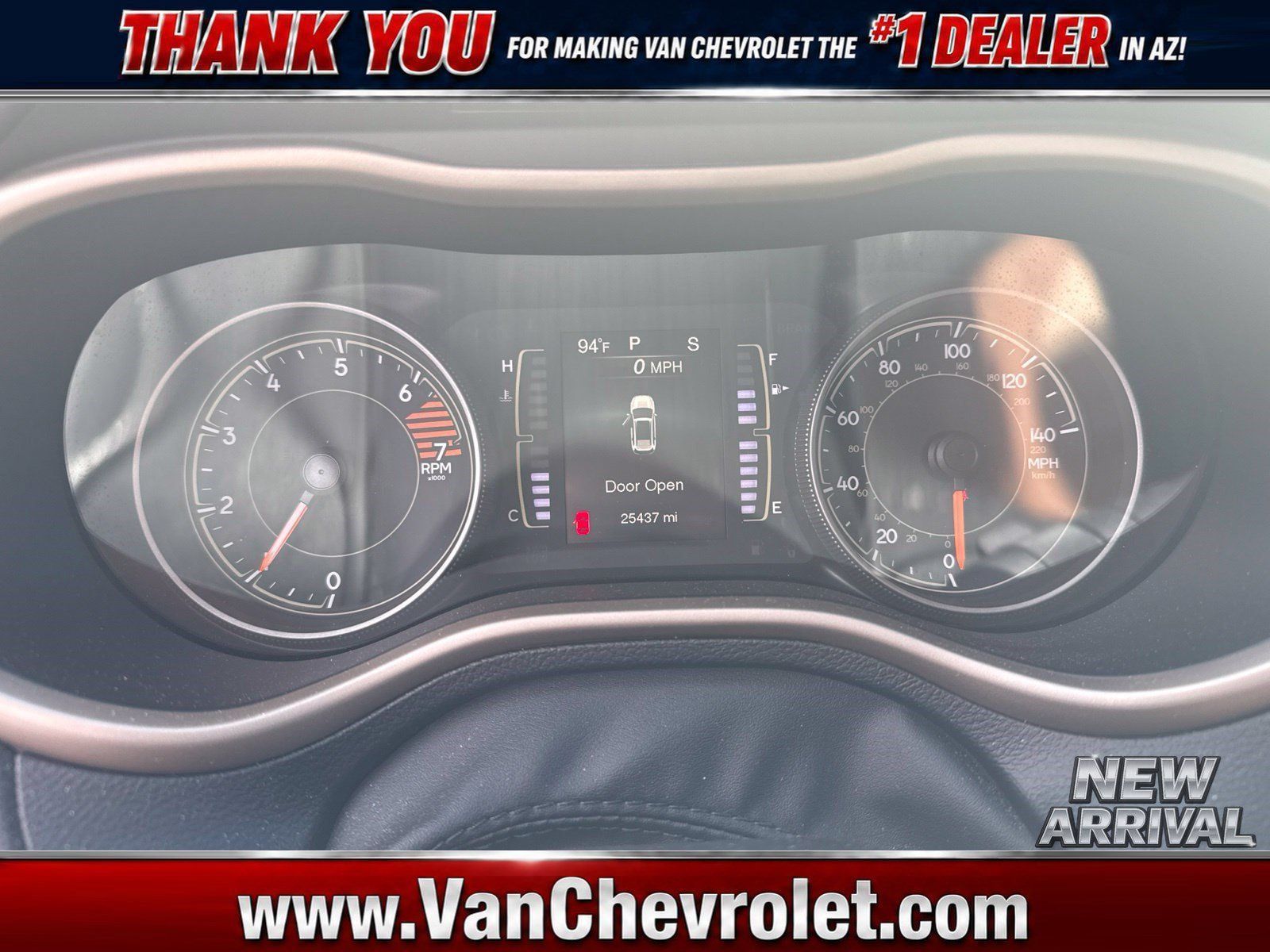 Used 2017 Jeep Cherokee Latitude FWD image 1