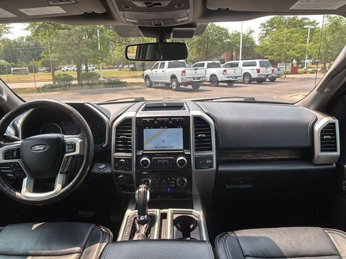 Used 2018 Ford F150 Lariat w/ Equipment Group 502A Luxury AWD/4WD image 19