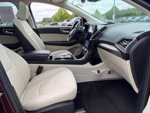 Used 2024 Ford Edge Titanium AWD/4WD image 10
