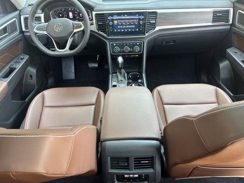 Used 2023 Volkswagen Atlas SE w/ Panoramic Sunroof Package image 19