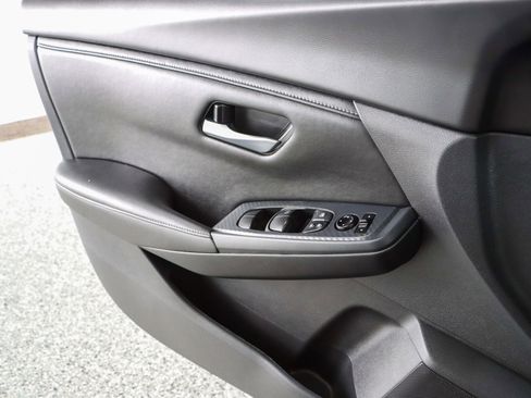 Used 2025 Nissan Sentra SV FWD image 21