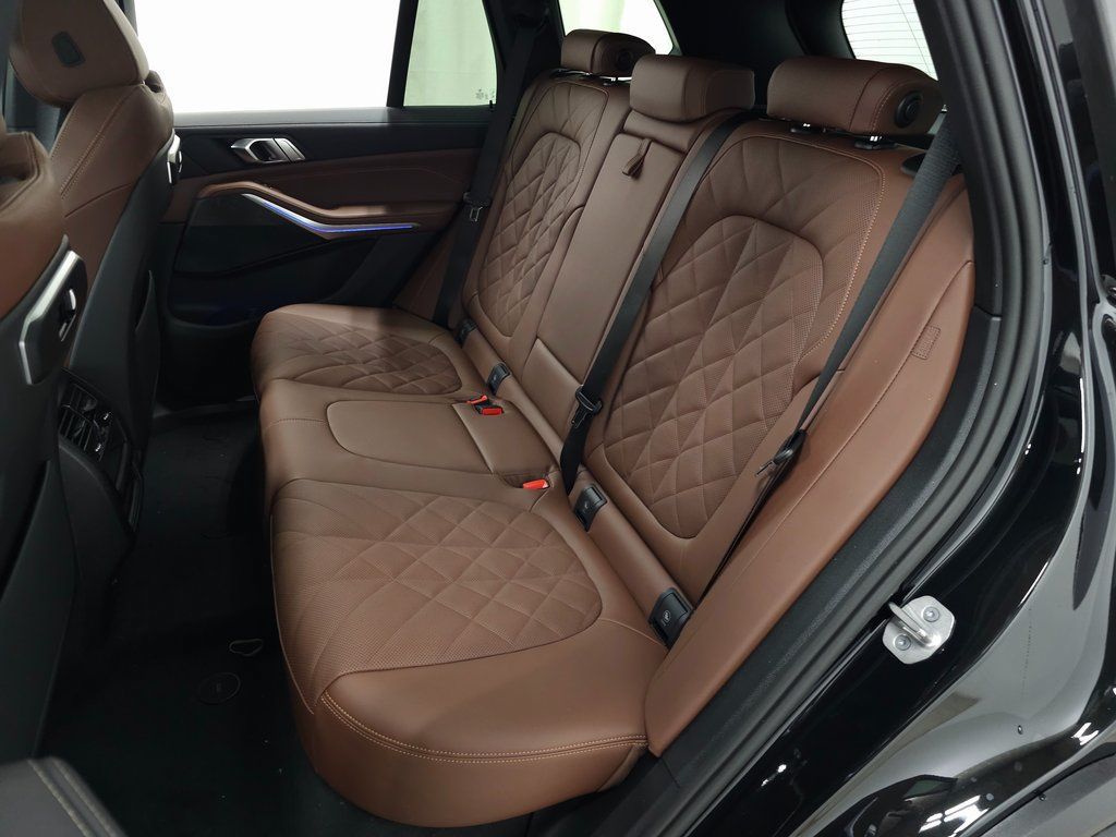 Used 2026 BMW X5 xDrive40i w/ Parking Assistance Package AWD/4WD image 28