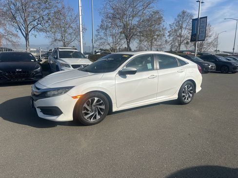 Used 2018 Honda Civic EX image 5
