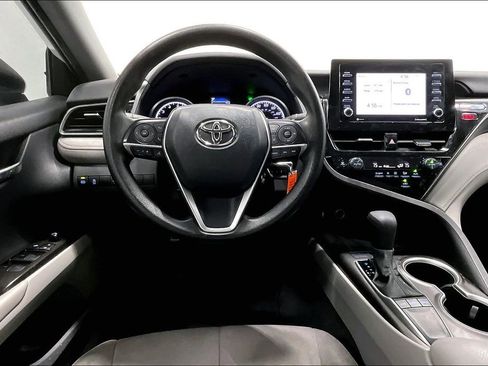 Used 2022 Toyota Camry LE image 7