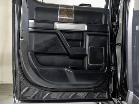 Used 2019 Ford F350 Lariat w/ Chrome Package image 35