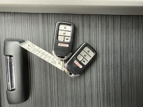 Used 2021 Honda Pilot Touring image 42