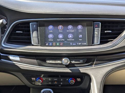 Used 2020 Buick Enclave Essence image 20