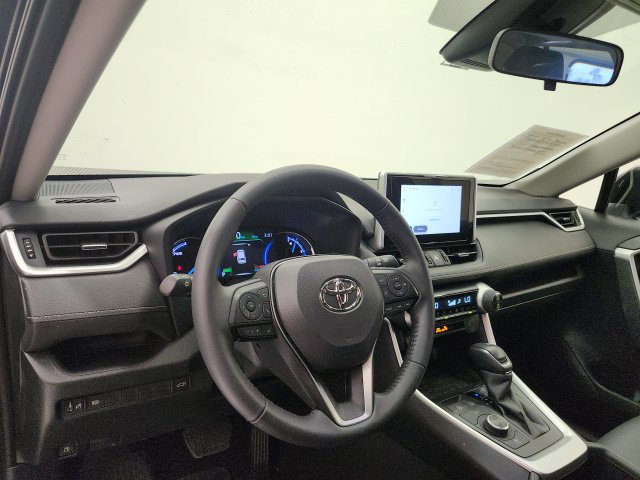Certified 2025 Toyota RAV4 XLE Premium AWD/4WD image 17