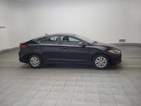 Used 2017 Hyundai Elantra SE image 11