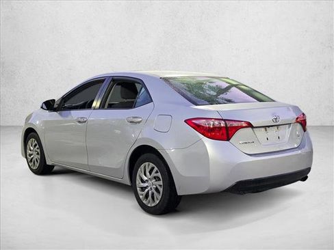 Used 2018 Toyota Corolla LE FWD image 7