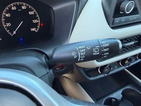 Used 2024 Honda HR-V LX image 31